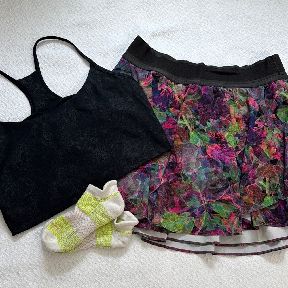 Lululemon Athletica Multicolor Skirt with Black Waistband